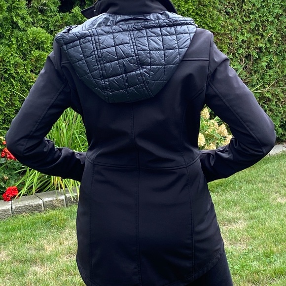 🌷Reitman’s Soft Shell Jacket black with silver trim - very versatile🌷 - Picture 2 of 14